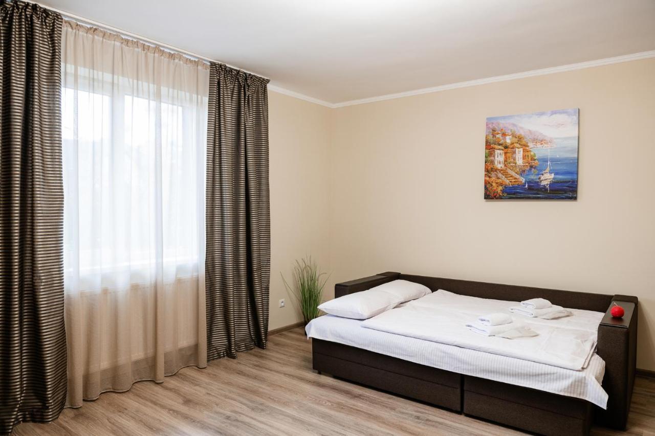 Центр Міста! Затишні Квартири В Новобудові! Aparthotel Ujhorod Exterior foto
